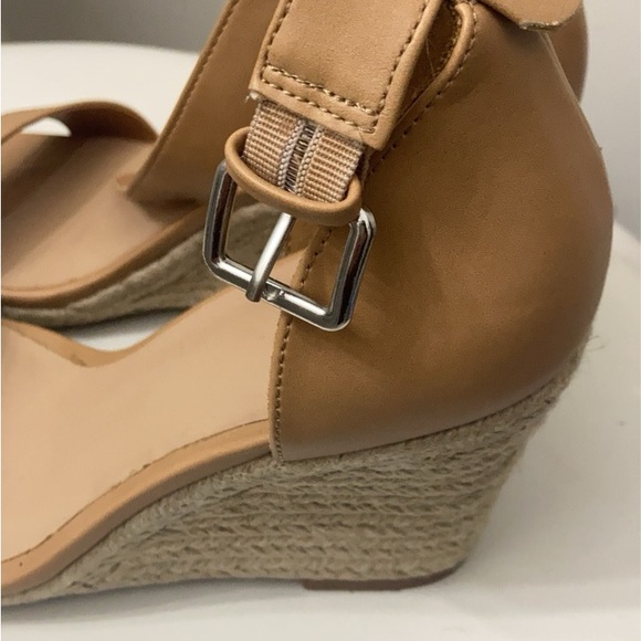 Almost new high heel tan color sandals - Picture 4 of 4